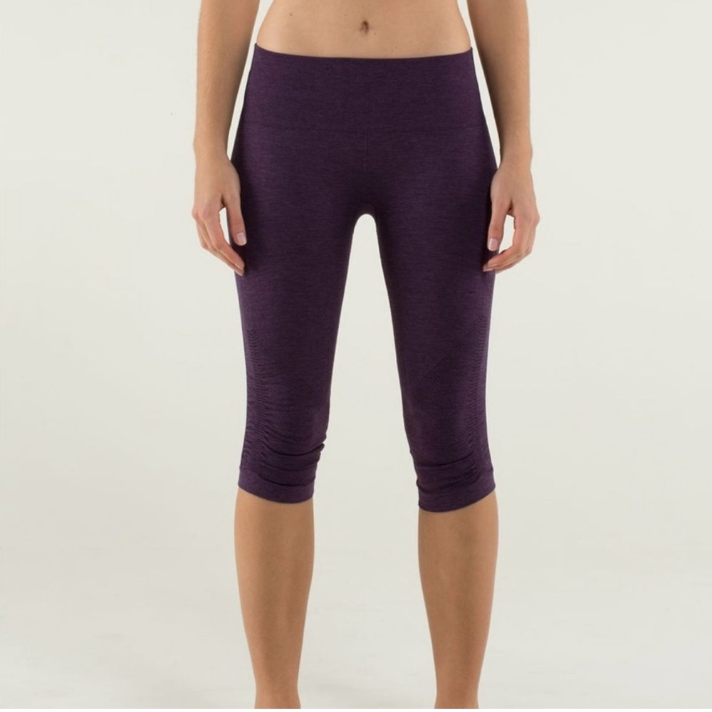 Lululemon The Flow Cropped Leggings size 8
